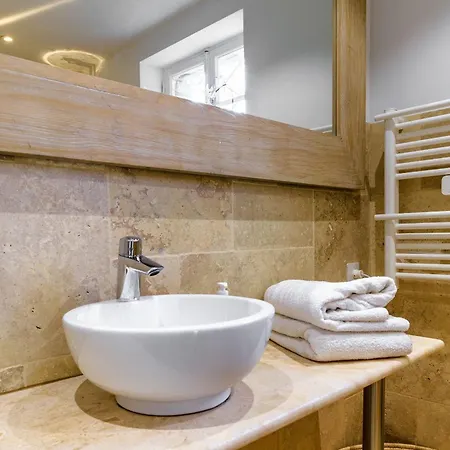 Large 7 Bedrooms Near Beach, Sea View, Islands & Bay Of Villa