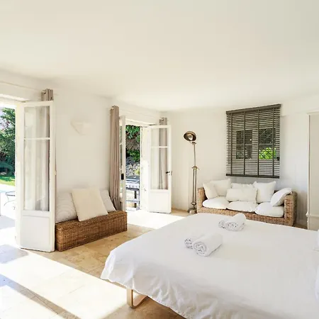 Villa Grande Proche Vue Iles, Baie De Cannes